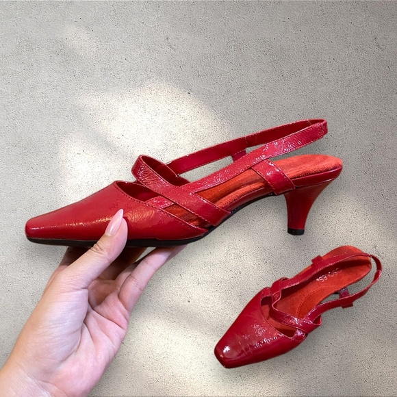 Aerosoles Red Patent Strappy Slingback Kitten Heels Pumps - Picture 1 of 6